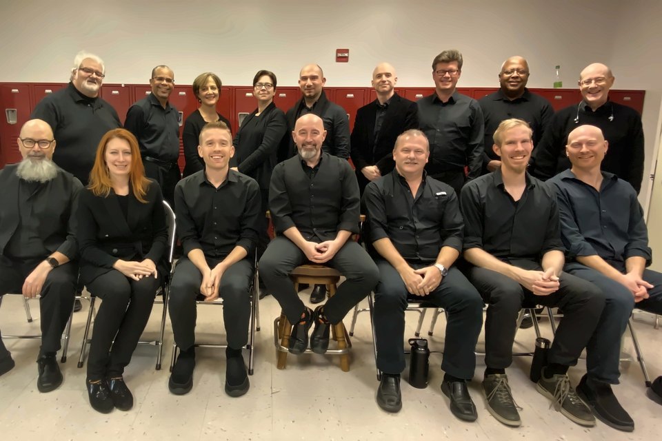 The Aladdin orchestra, Luis Engelke in the back row